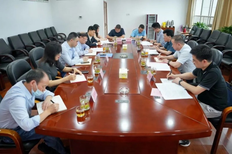 湖南省供銷合作總社黨組書記、理事會主任周曉理調研公司并主持召開座談會